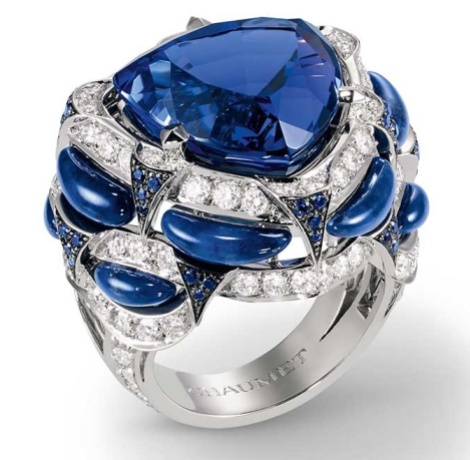Pierścień Chaumet z tanzanitem o masie 16,5 karatów, szafirami, lapis lazuli i diamentami w szlifie brylantowym